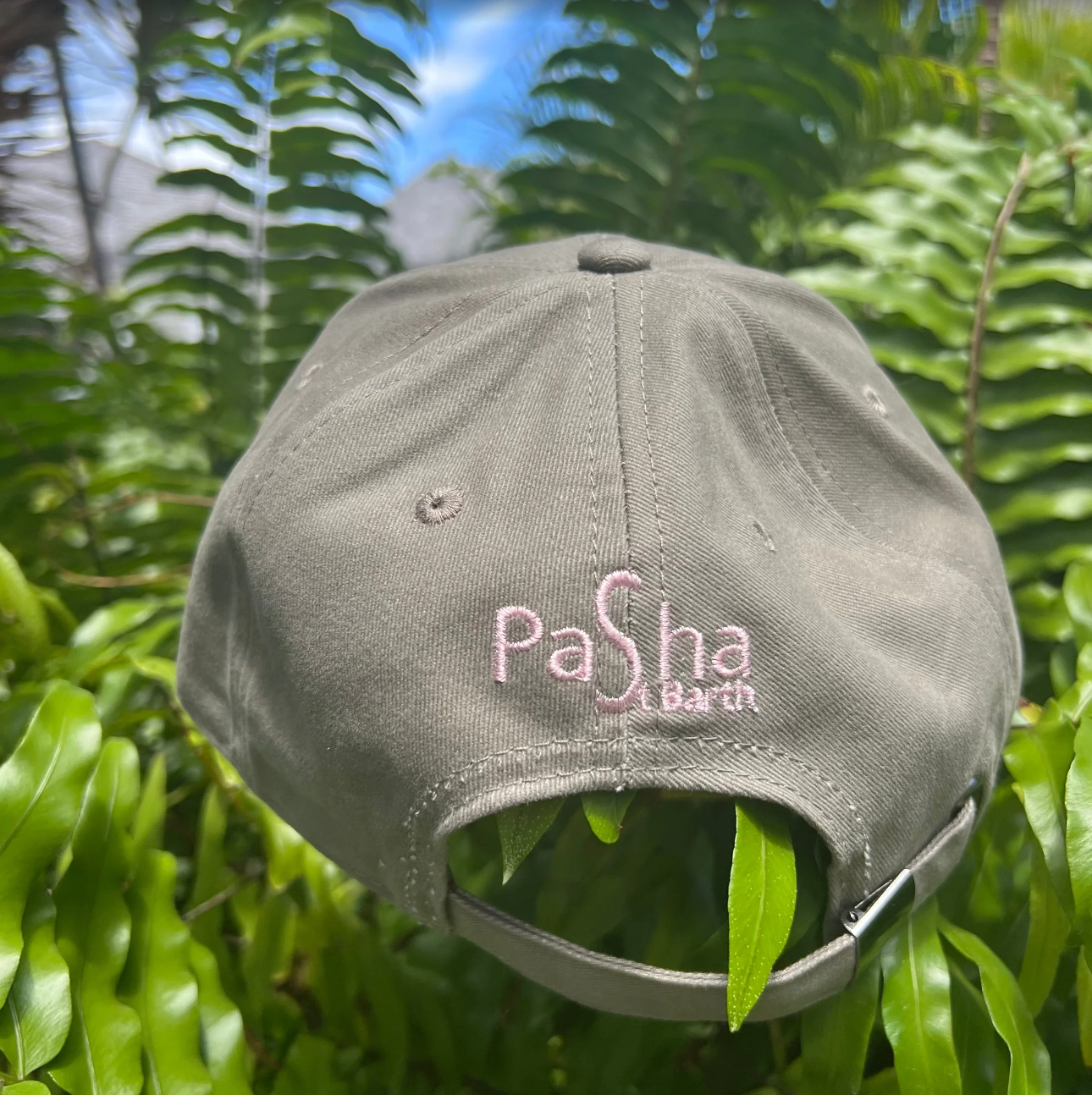 CAP IGOR GRIS BRODÉ ROSE X PASHA ST BARTH X PASHA ST BARTH