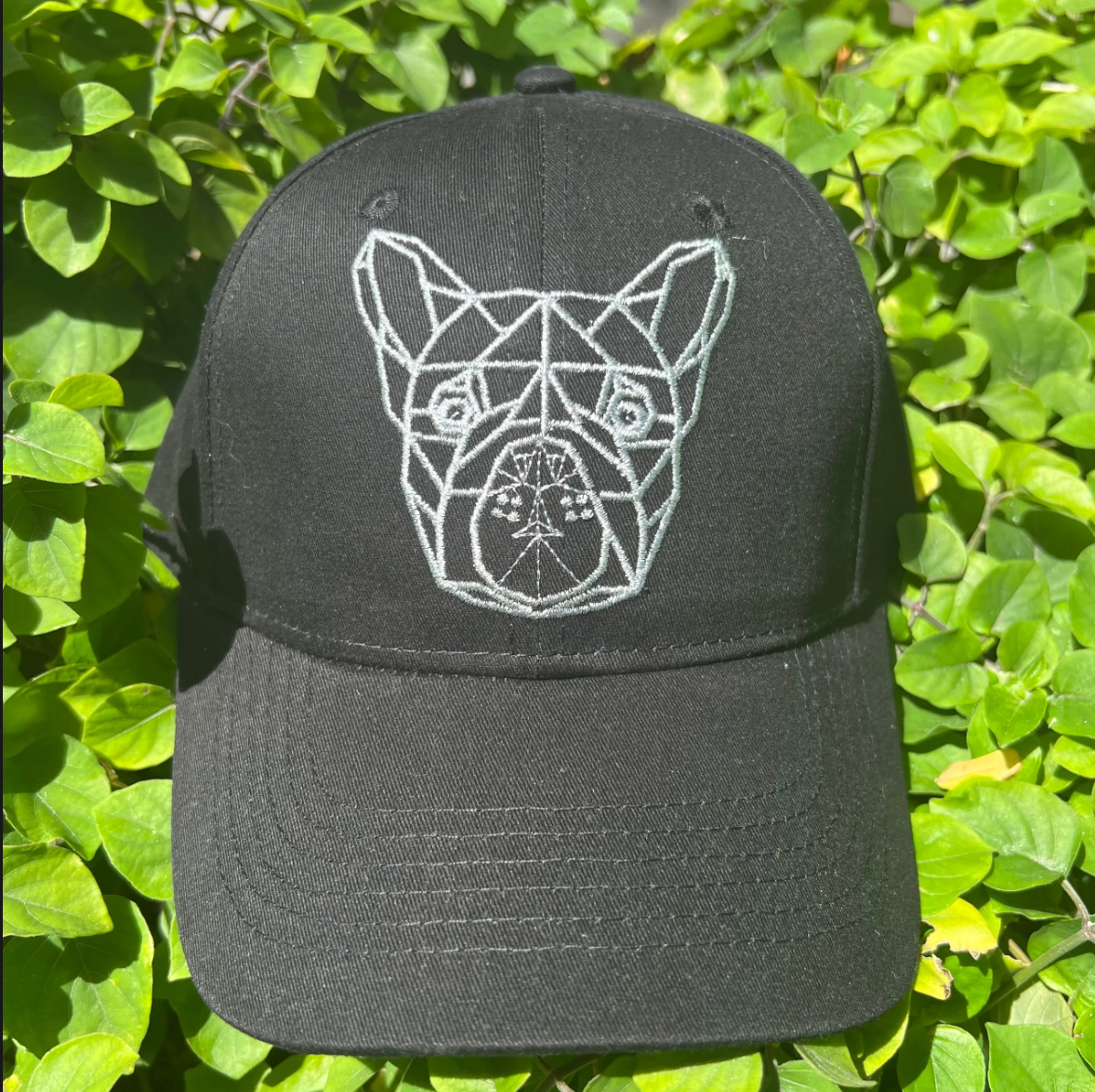GORRA NEGRA IGOR CON BORDADO GRIS METALIZADO