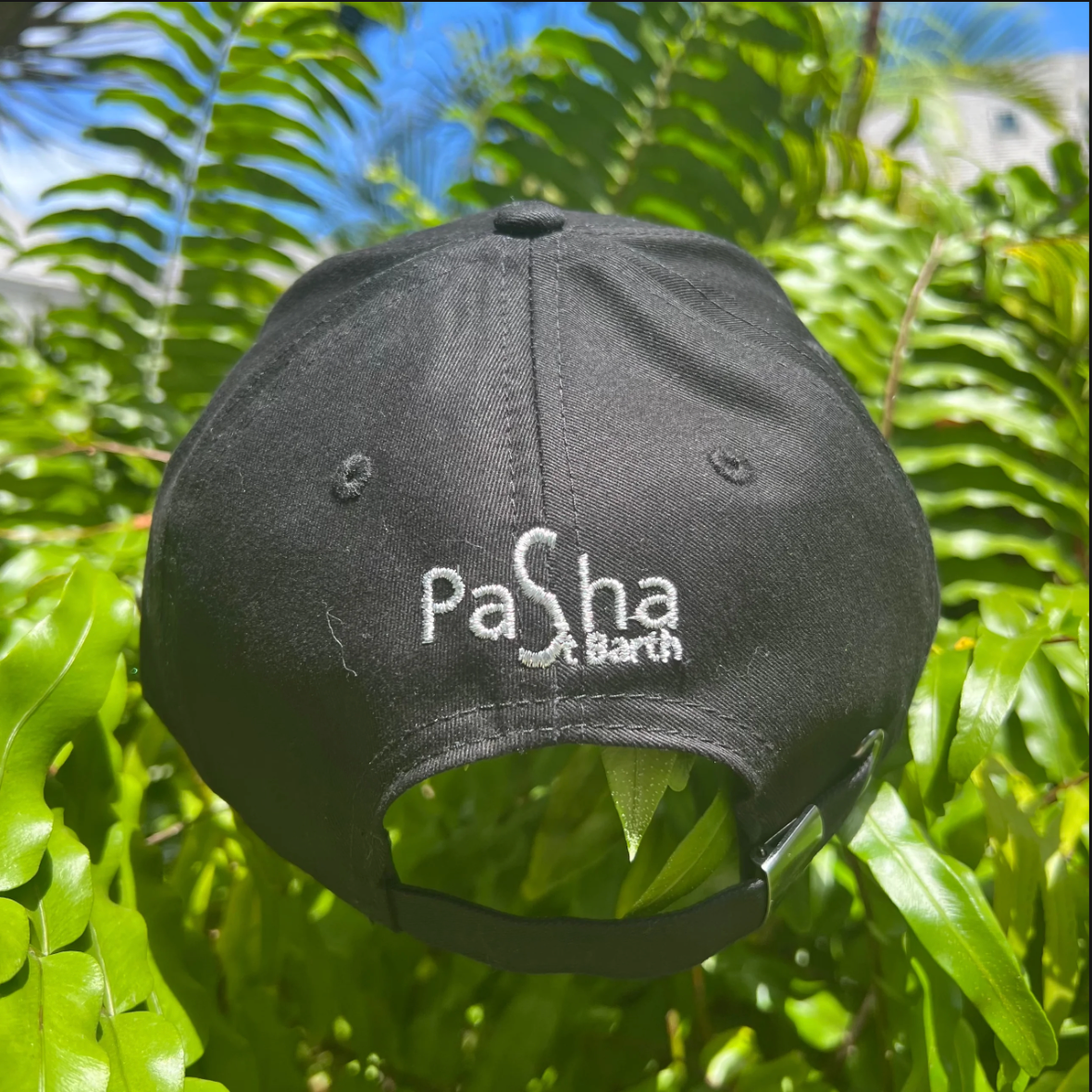 GORRA NEGRA IGOR CON BORDADO GRIS METALIZADO