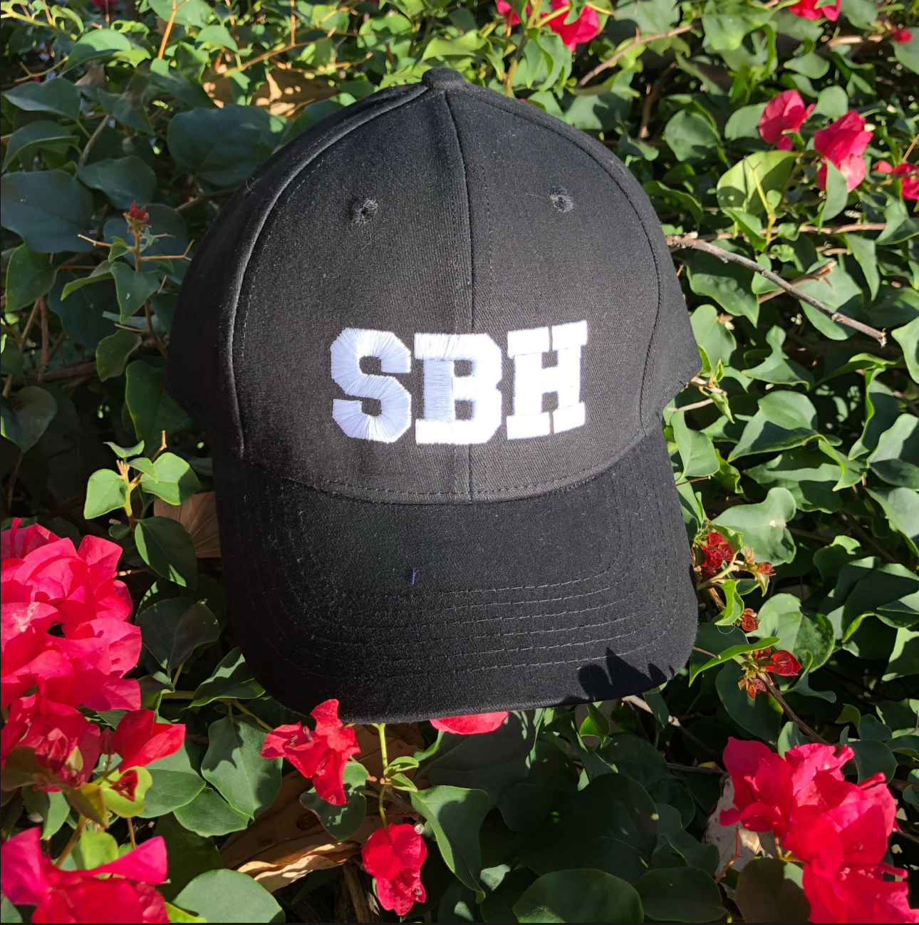 CAP SBH BLACK / WHITE ADJUSTABLE