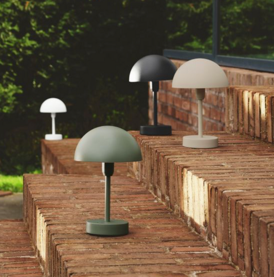 DORIS INDOOR/OUTDOOR LAMP