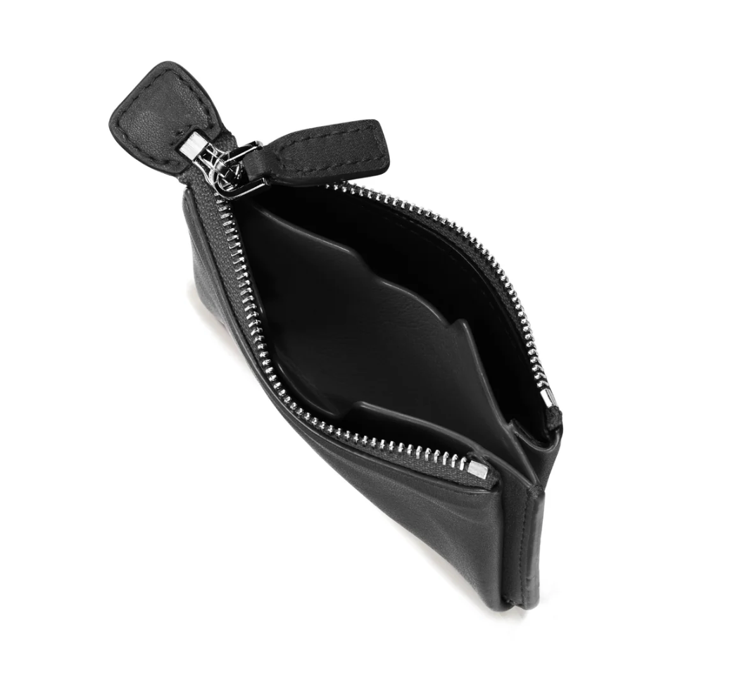 TITULAR DE LA TARJETA ISAMU - BONASTRE