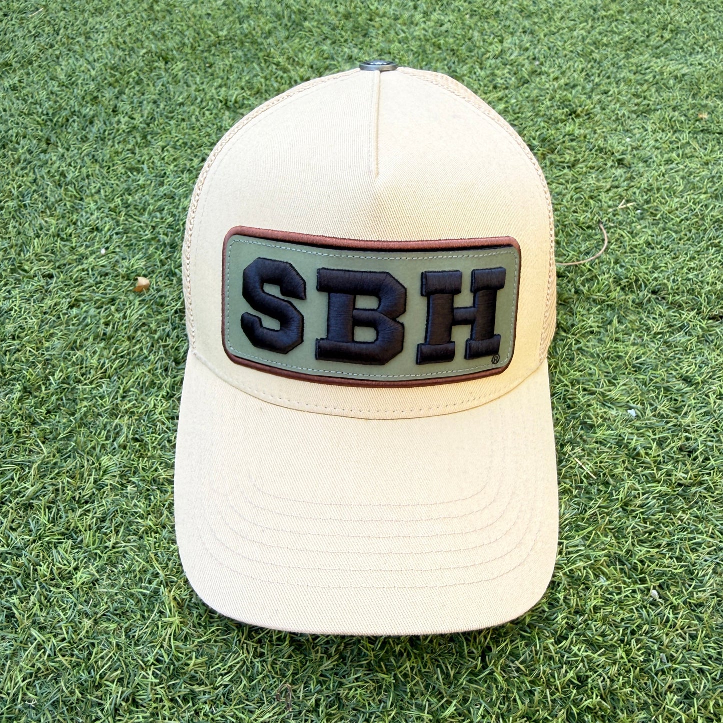 GORRA TRUCKER ARENA + 1 PARCHE X PASHA ST BARTH PREMIUM