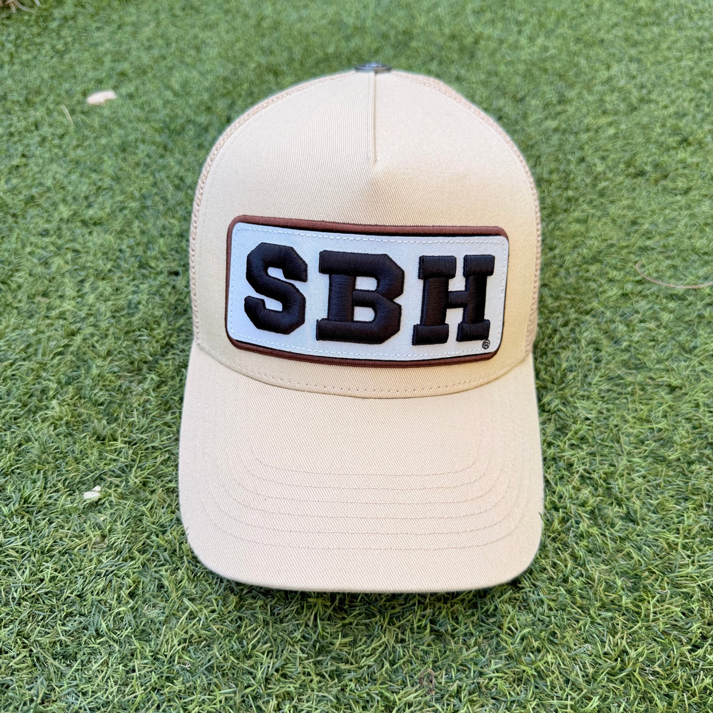 GORRA TRUCKER ARENA + 1 PARCHE X PASHA ST BARTH PREMIUM