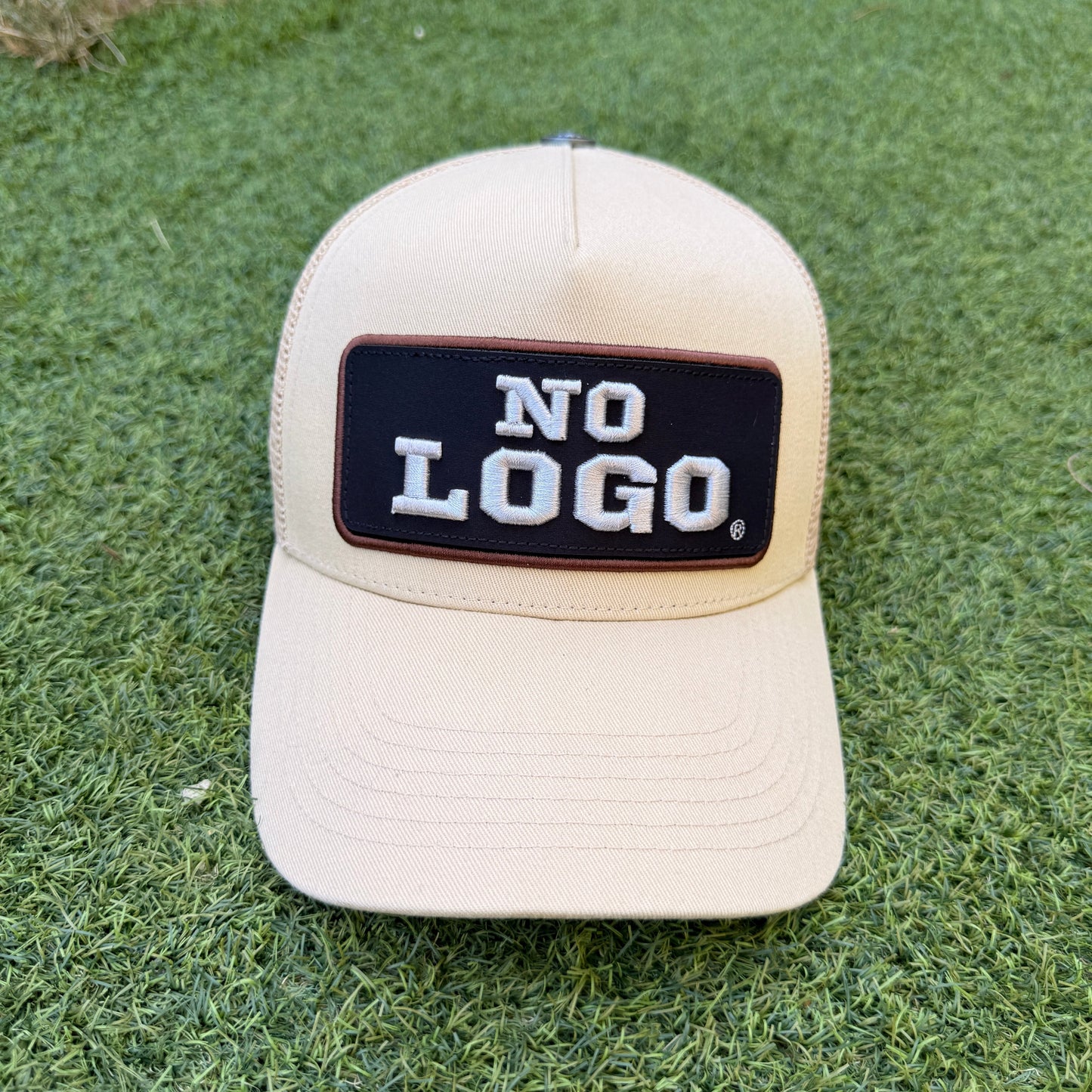 GORRA TRUCKER ARENA + 1 PARCHE X PASHA ST BARTH PREMIUM