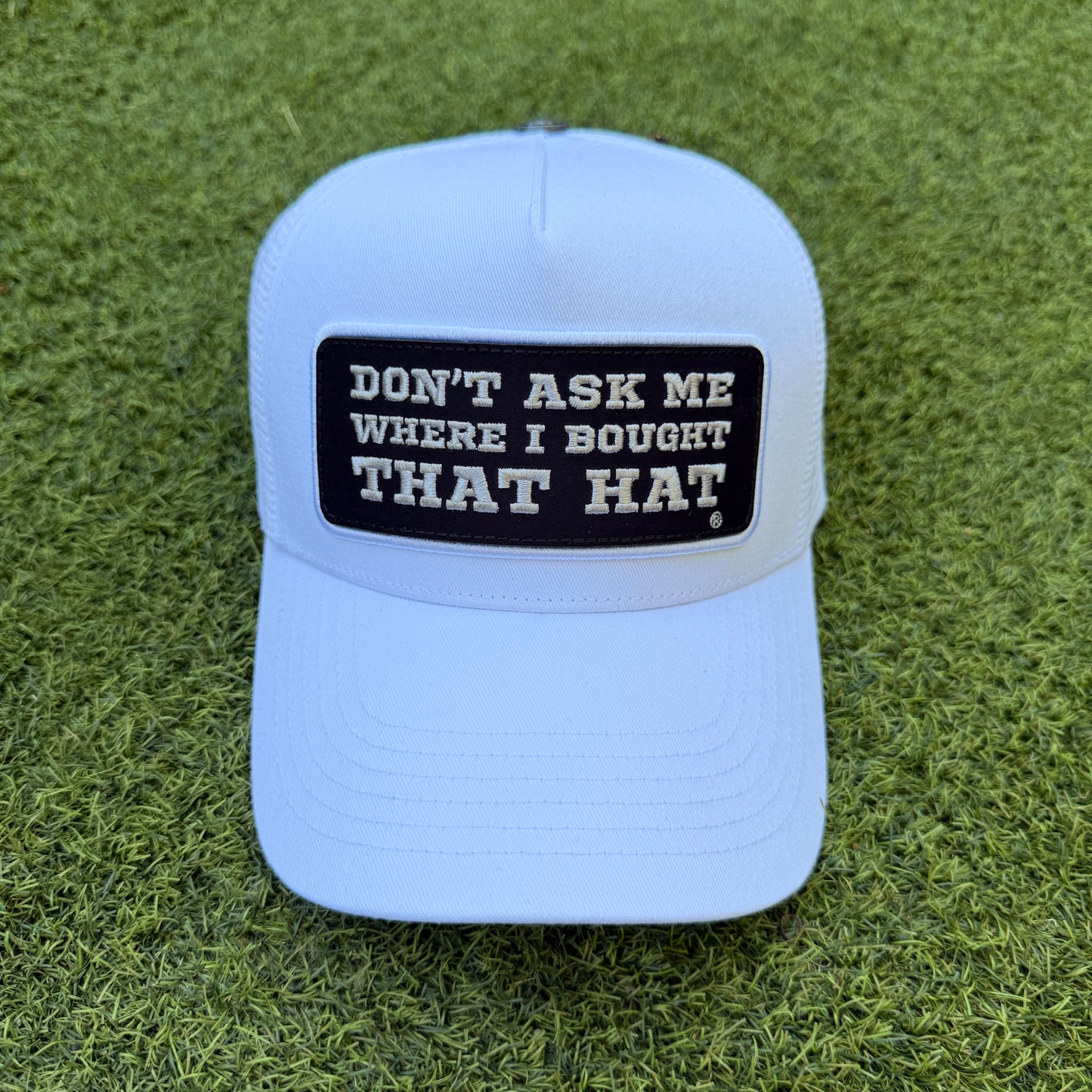 GORRA DE CAMIONERO BLANCA + 1 PARCHE X PASHA ST BARTH PREMIUM