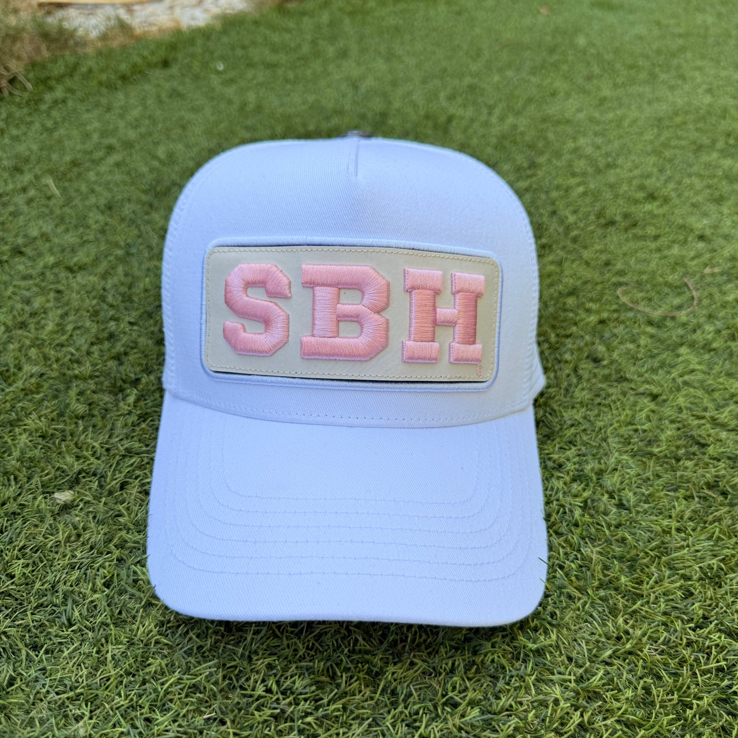 GORRA DE CAMIONERO BLANCA + 1 PARCHE X PASHA ST BARTH PREMIUM