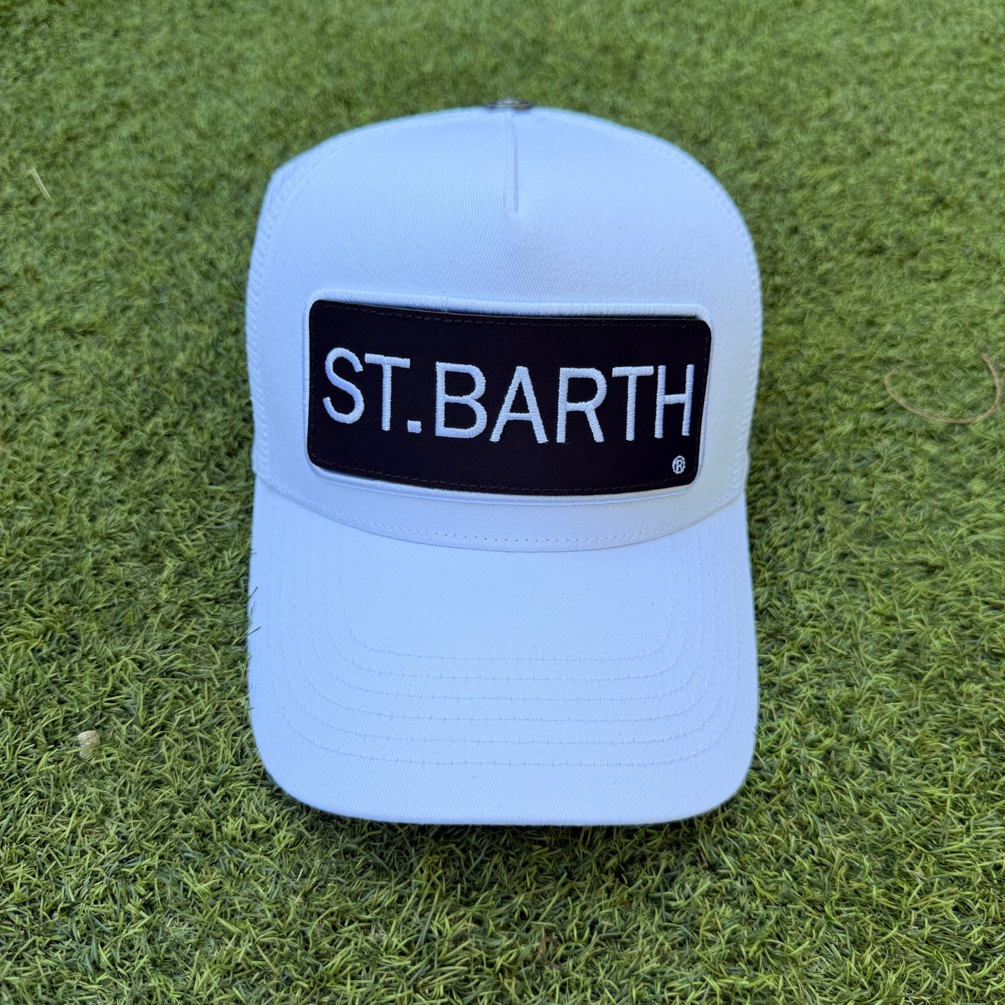 GORRA DE CAMIONERO BLANCA + 1 PARCHE X PASHA ST BARTH PREMIUM