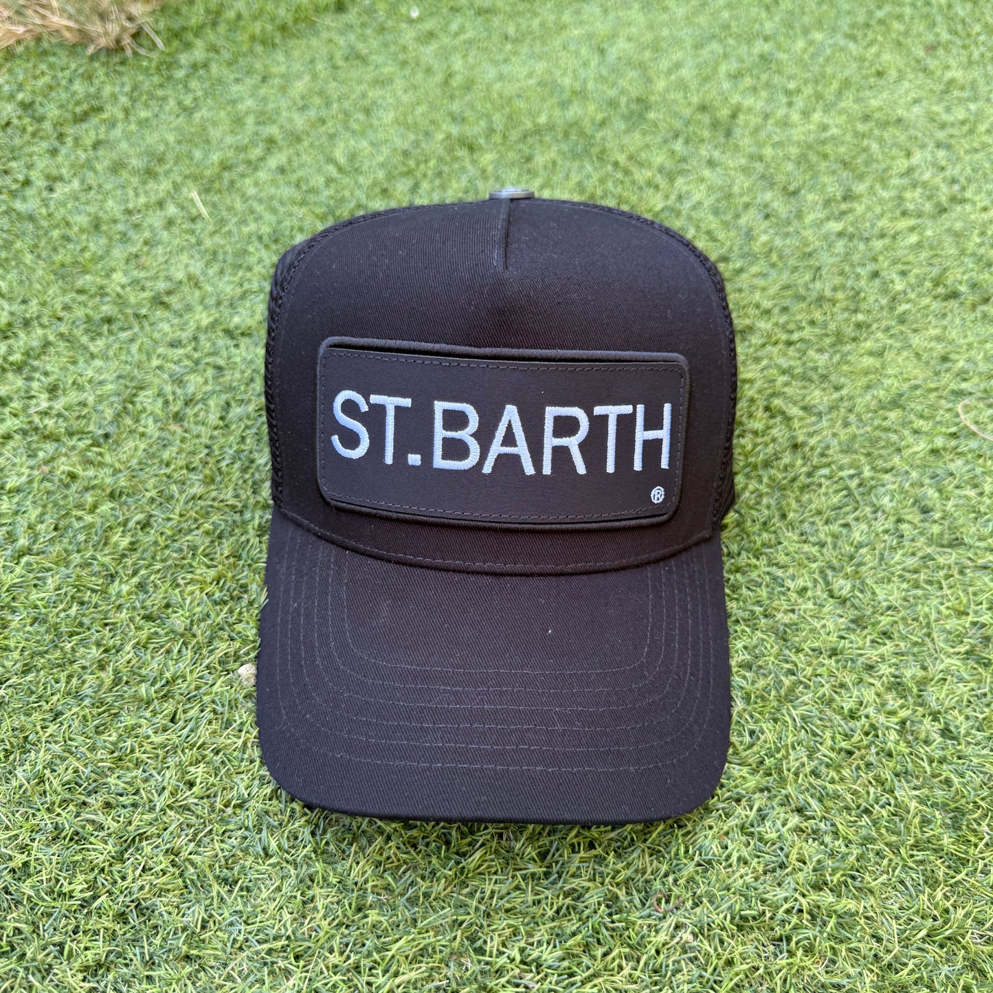 GORRA PARCHE TRUCKER NEGRA + 1 PARCHE X PASHA ST BARTH PREMIUM